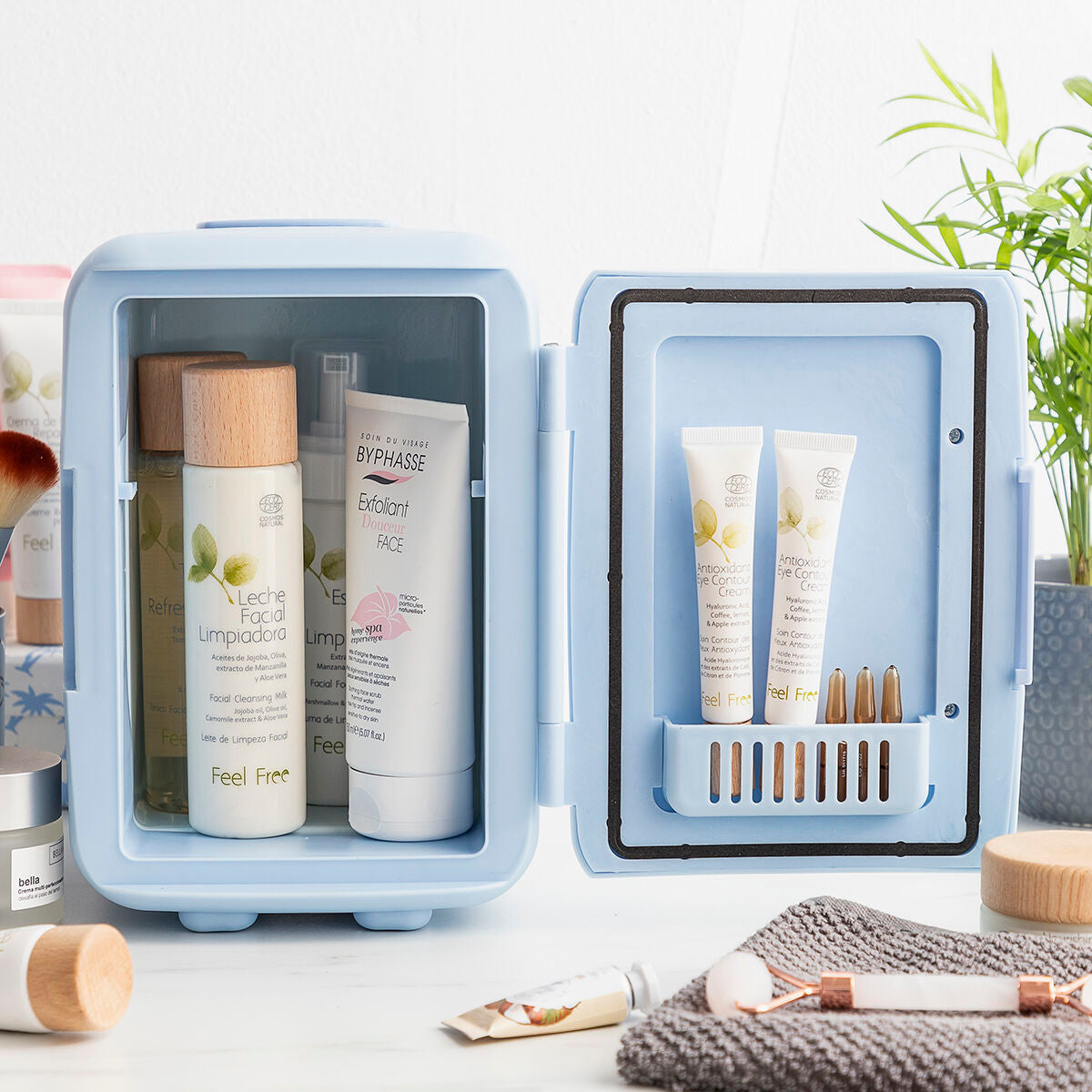 Mini Cosmetic Fridge – InnovaG | 4L | Cool & Warm